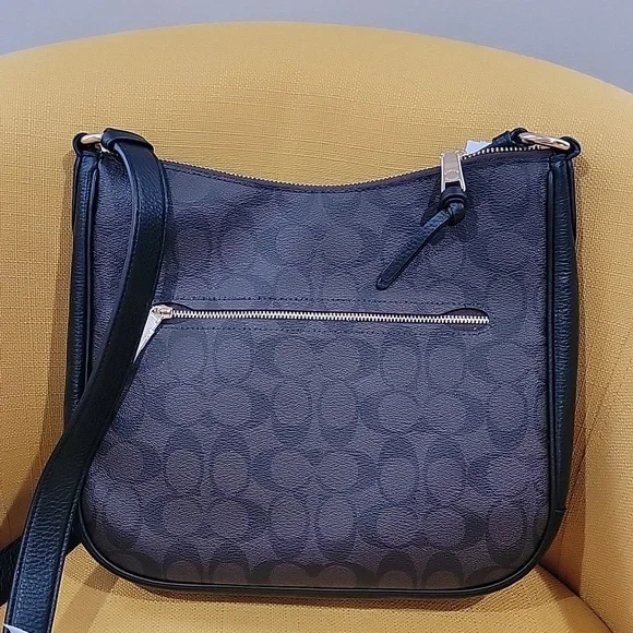 Coach Set - Picture 6 of 9